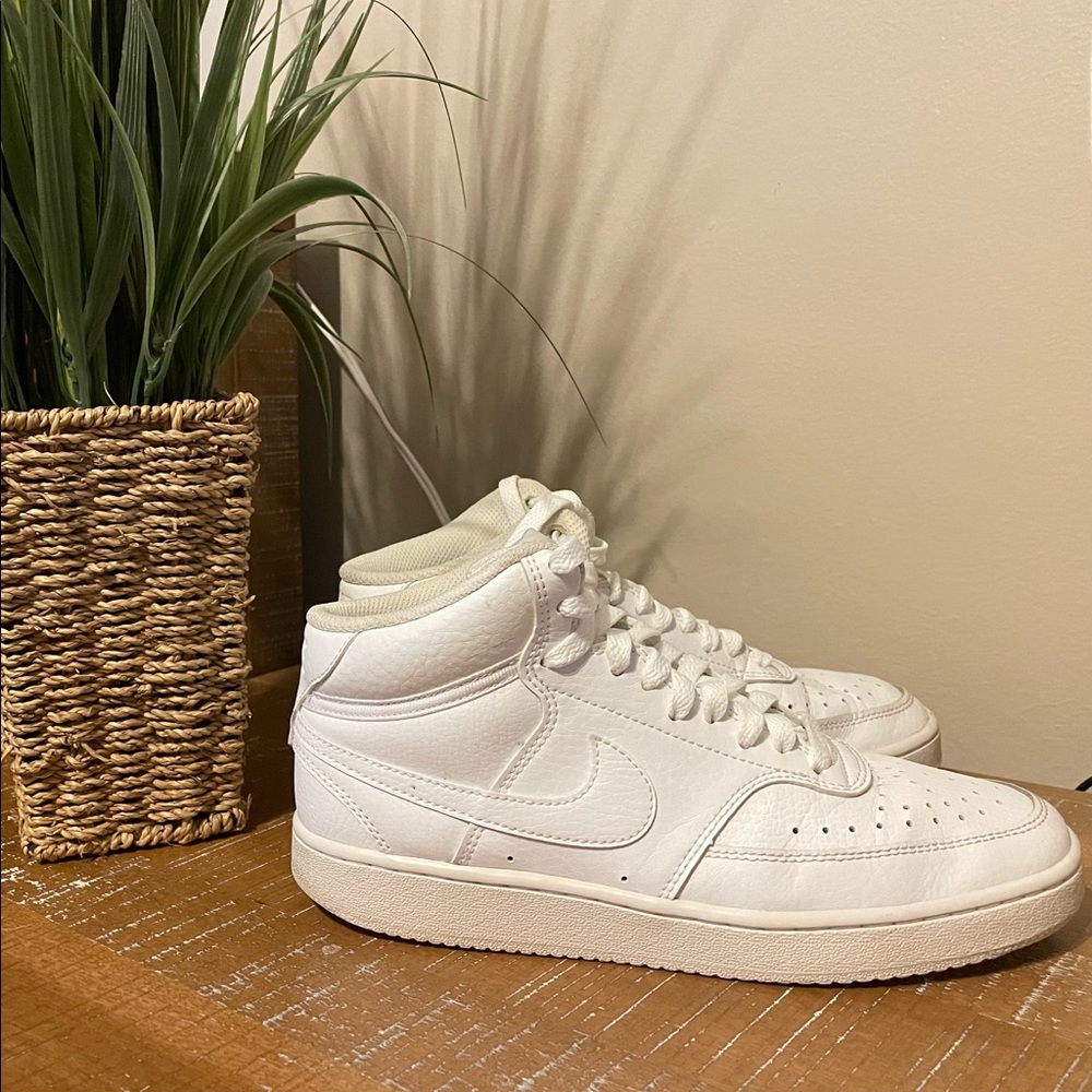 Nike Court Vision Mid Size 7.5